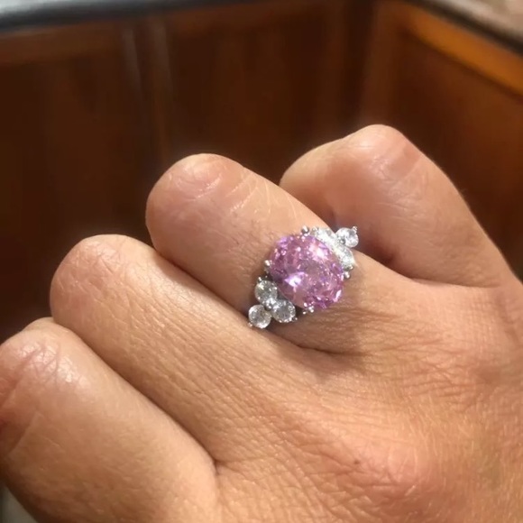 See new listing - Picture 3 of 4